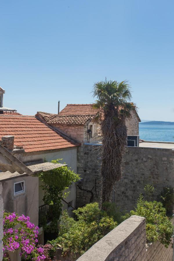 Amaizing Apartment Near Airport Kastel Stafilic Exterior photo