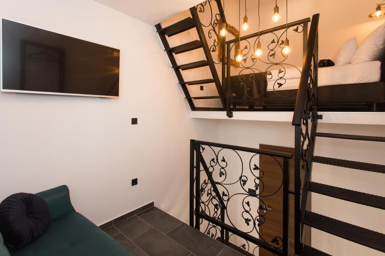 Amaizing Apartment Near Airport Kastel Stafilic Exterior photo
