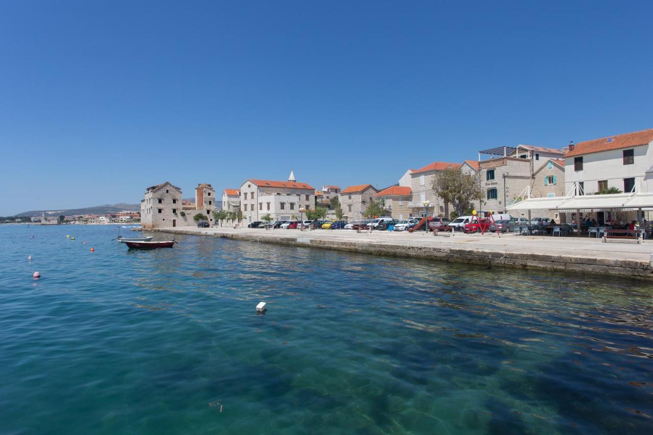 Amaizing Apartment Near Airport Kastel Stafilic Exterior photo