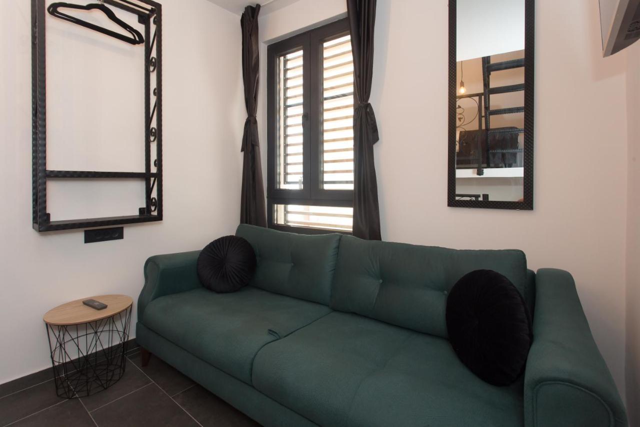 Amaizing Apartment Near Airport Kastel Stafilic Exterior photo