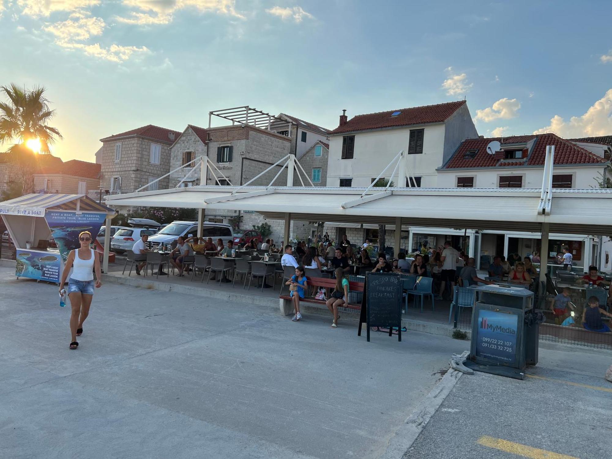 Amaizing Apartment Near Airport Kastel Stafilic Exterior photo